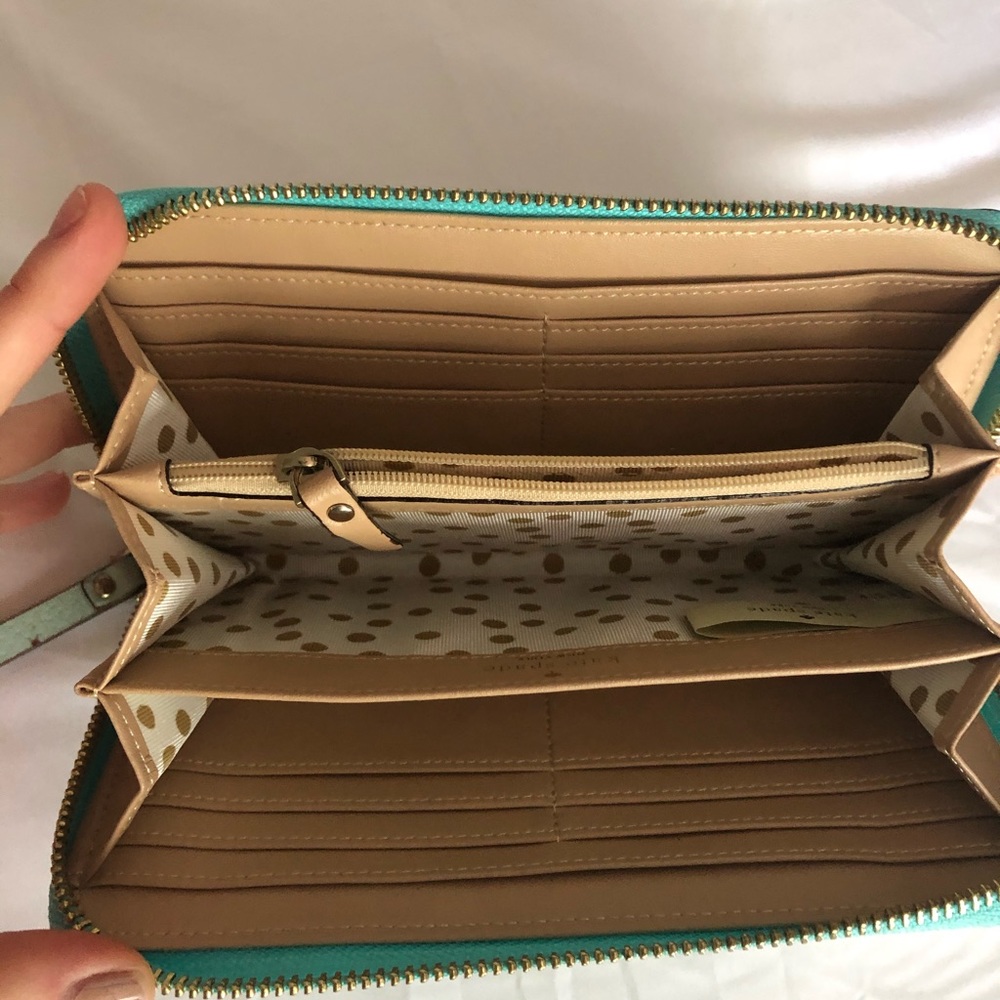 Kate Spade wallet - Picture 4 of 5